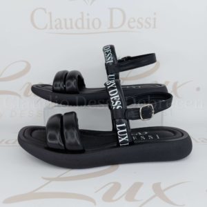 Lux by Dessi 110-01 fekete szanda