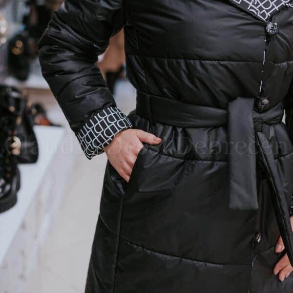 Lux by Dessi 12/A fekete monogramos kabát