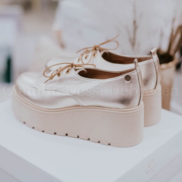 Lux by Dessi 02955 arany fűzős cipő