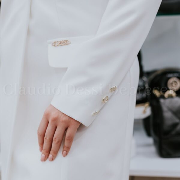 Lux by Dessi Margaret fehér zakó ruha