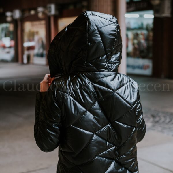 Lux by Dessi Dakota fekete kabát
